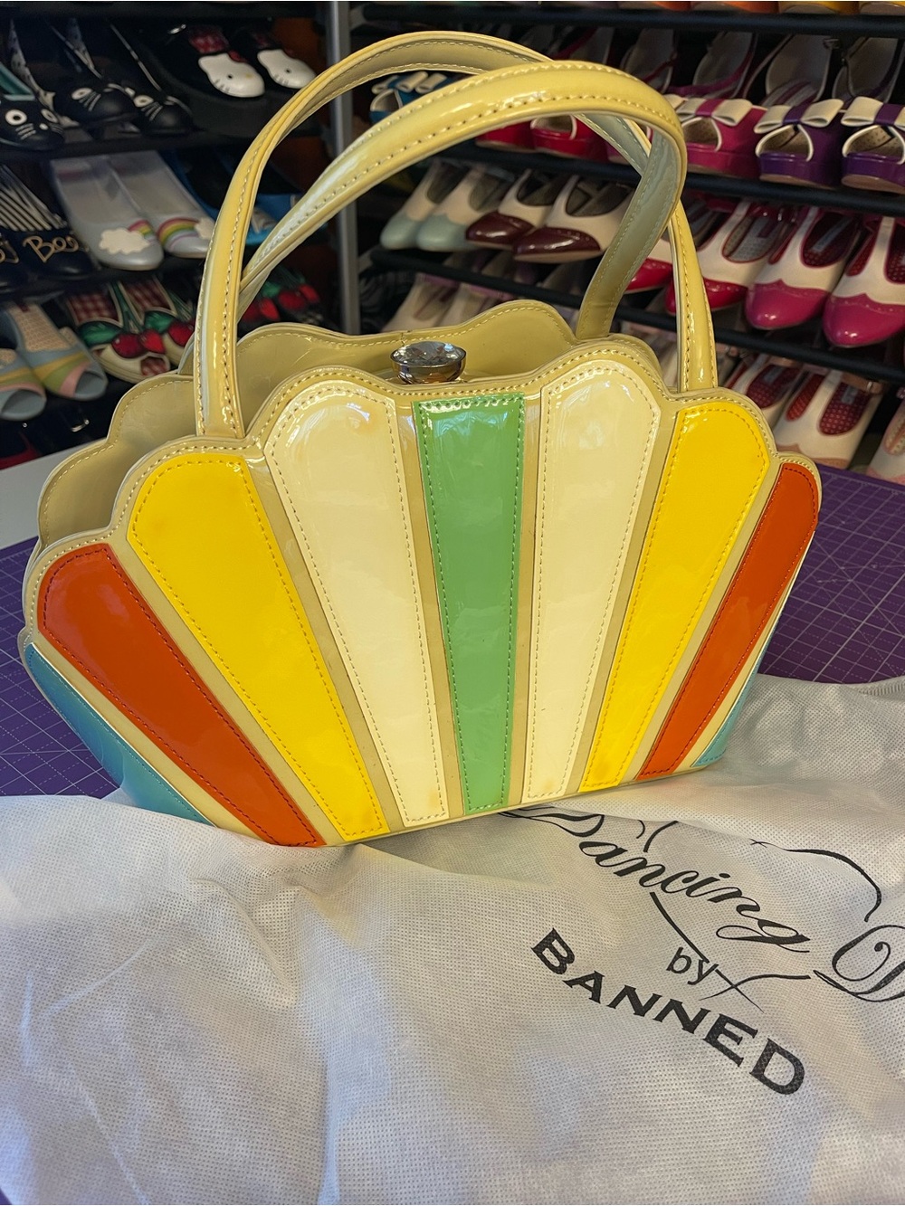 READ Description NWOT Dancing Days by Banned Clam Purse